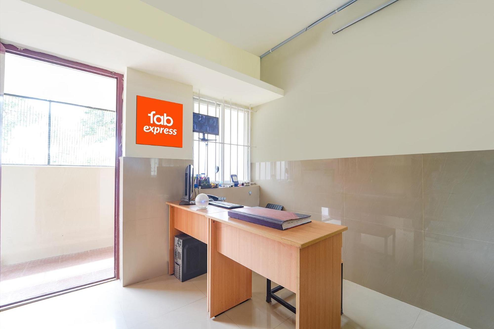 Fabexpress Clover Castle - Nr Coimbatore International Airport Zewnętrze zdjęcie